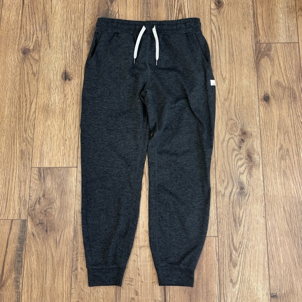 Vuori Women's Performance Joggers In Charcoal Heather Size XS